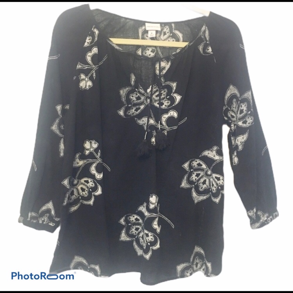 🌷(3/$25) Merona Black /White Floral Top - Medium